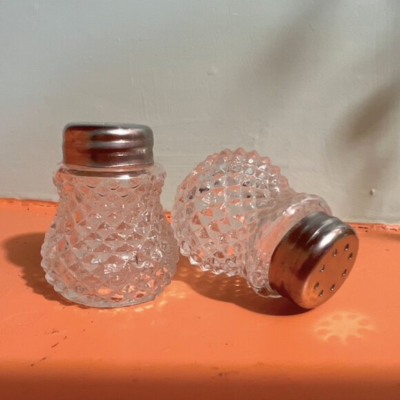Mini Vintage Diamond Cut Glass Salt & Pepper Shakers - Picture 4 of 6